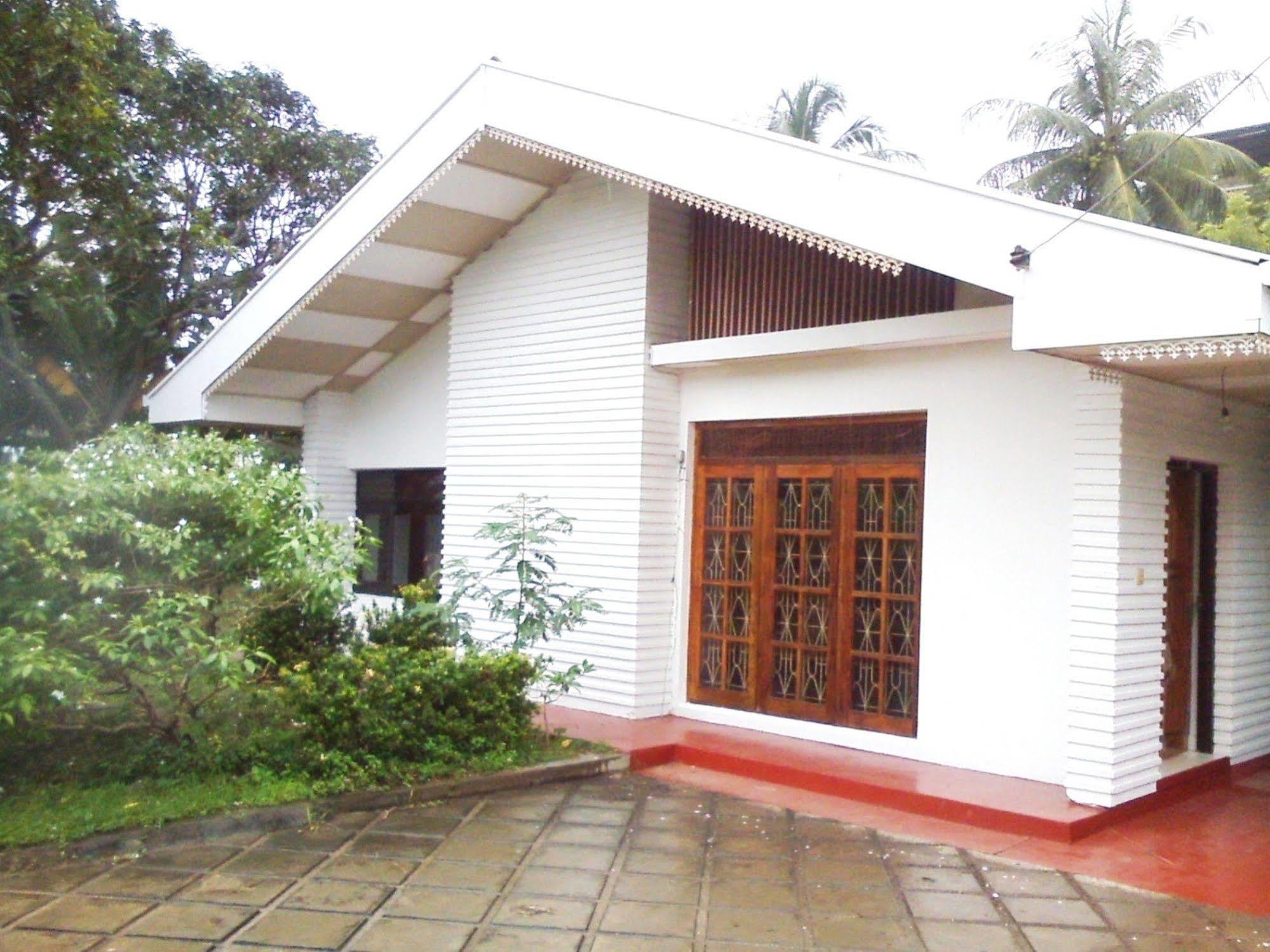 Mazz Homestay Negombo Exterior foto